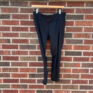 Fabletics Black Mid Rise Cropped Ankle Athletic Back Pocket Leggings Pants